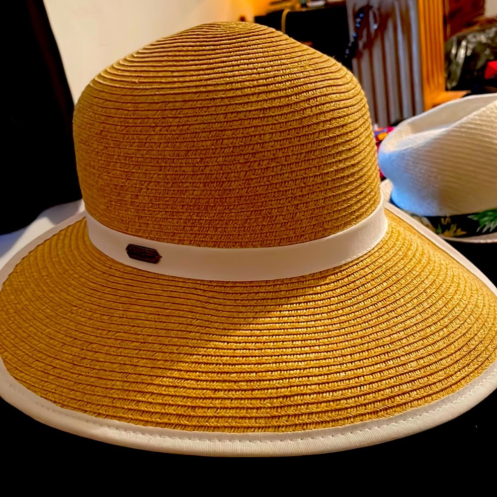 Straw sun hat